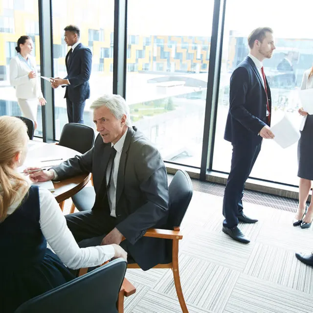 Conoce al equipo de REDeS, líderes en soluciones extrajudiciales para conflictos sanitarios, combinando experiencia legal y médica.